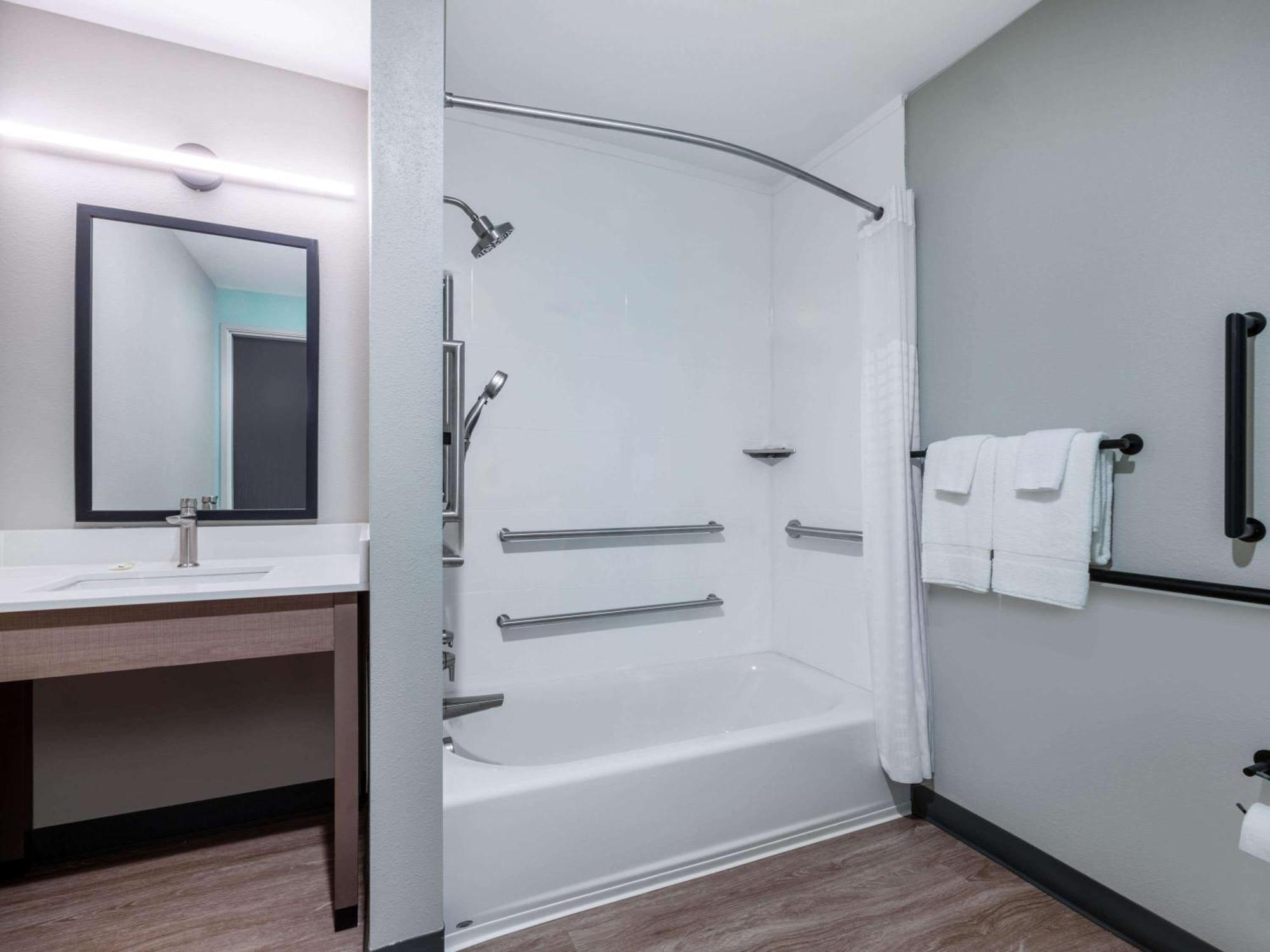 Echo Suites Extended Stay By Wyndham Indianapolis Ameriplex Екстериор снимка