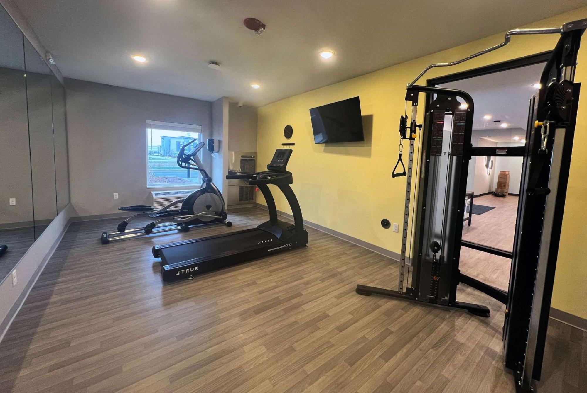 Echo Suites Extended Stay By Wyndham Indianapolis Ameriplex Екстериор снимка